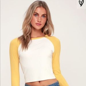 Lulu’s yellow and white baseball tee